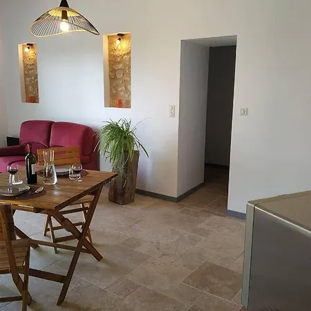 Au Calme A 5min De Blaye Ferienhaus